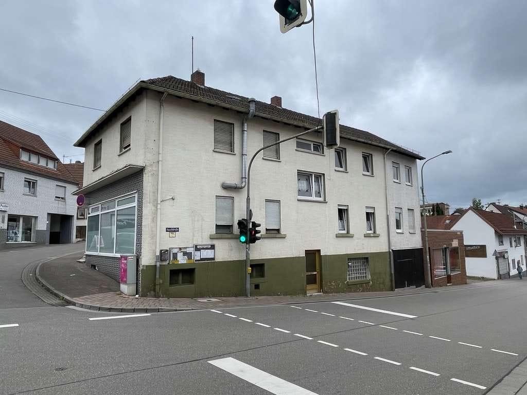 Immobilie in Lemberg - Voll vermietete Kapitalanlage in Lemberg - Mehrfamilienhaus mit Ladenlokal und Garagen - Bild 0