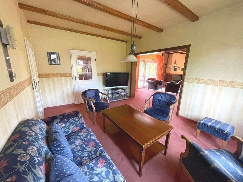Immobilie in Moormerland - Großzügiges Einfamilienwohnhaus mit Kamin, Südterrasse und traumhaften Teichblick - Bild 4