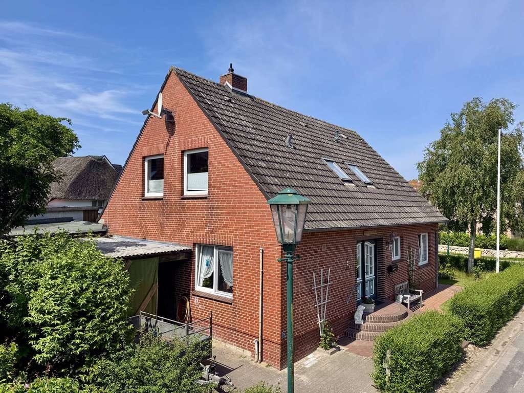 Immobilie in Oevenum - Familienhaus in der idyllischen Buurnstrat in Oevenum auf Föhr - Bild 0