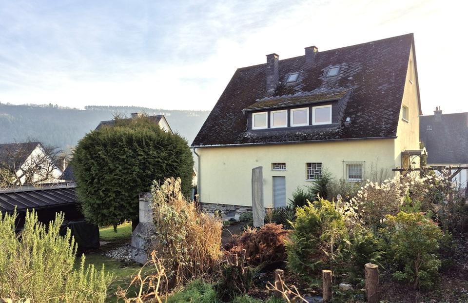 Immobilie in Traben-Trarbach - Traben: Großzügiges Raumangebot im Einfamilienhaus mit Garten und Garage in beliebter Wohnlage! - Bild 0