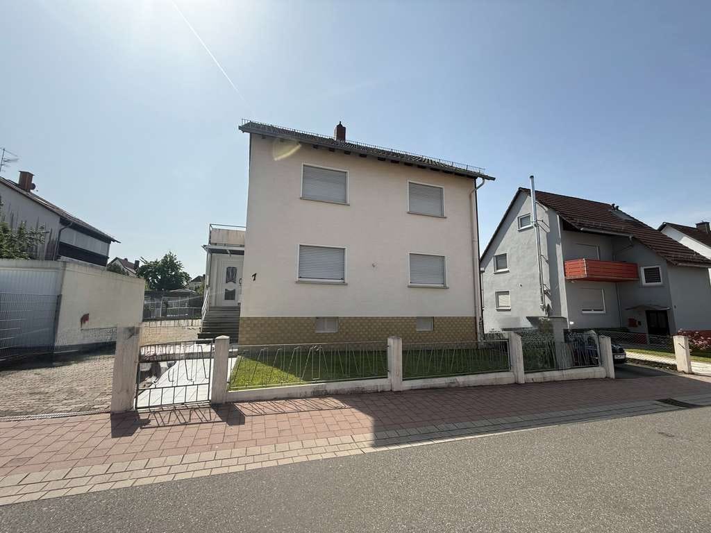 Immobilie in Höheischweiler - Freistehendes 2FH mit Garage in guter Lage von Höheischweiler - Bild 2