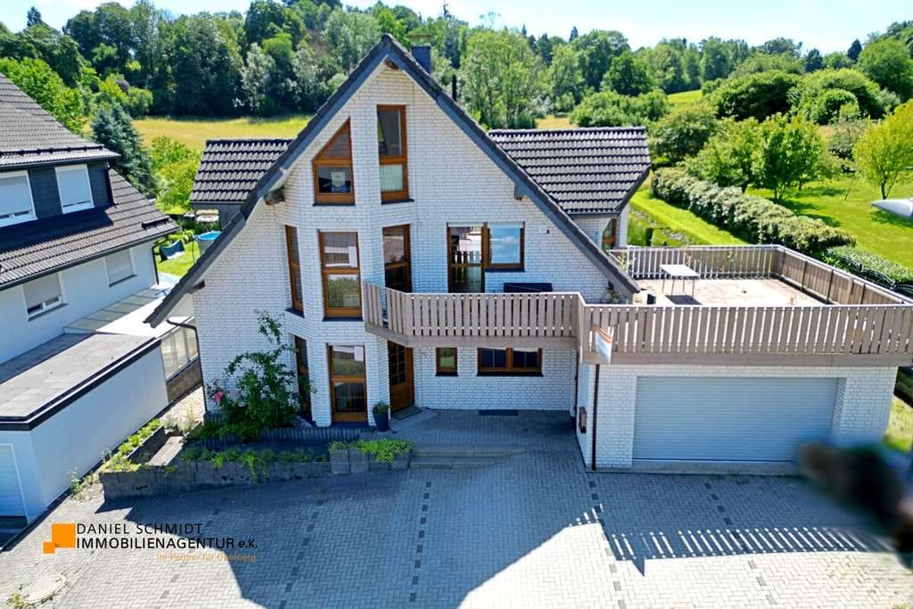 Immobilie in Marienheide - Ein Zuhause, das mitwächst – 226 m² in Marienheide mit vielseitig nutzbarer Einliegerwohnung - Bild 1