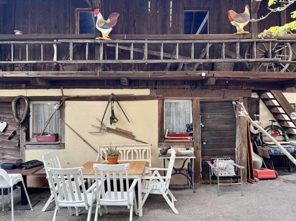 Immobilie in Kirchzarten - Liebhaber Immobilie - Historisches Mehrfamilienhaus - Bild 2
