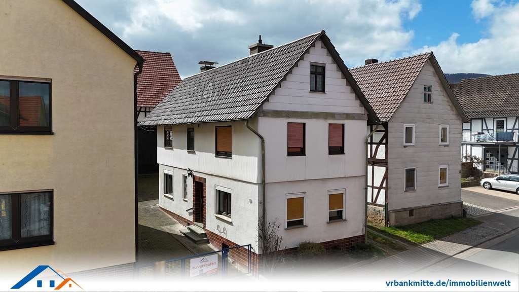 Immobilie in Berkatal - Wohnhaus mit großzügigem Grundstück und vielseitiger Scheune - Bild 0