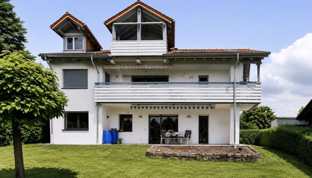 Immobilie in Malsch - Mehrgenerationenhaus mit drei Wohneinheiten und traumhaftem Fernblick. - Bild 1