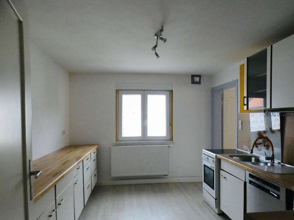 Immobilie in Asselfingen - BARRIEREFREIE 4-ZIMMER-WOHNUNG mit Balkon, Doppelgarage und Nebengebäude in Asselfingen zu verkaufen - Bild 4