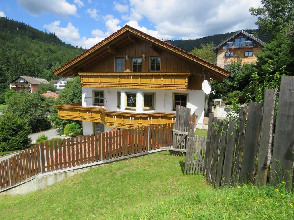 Immobilie in Bodenmais - Zweifamilien-Landhaus mit ELW in absolut ruhiger Höhenlage mit Ausblick in Bodenmais - Bild 2
