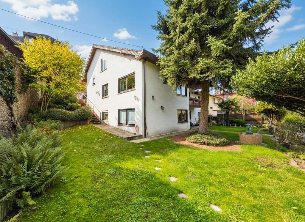 Immobilie in Trechtingshausen - Trechtingshausen - Ein-/Zweifamilienhaus mit Rheinblick und großem Garten! - Bild 0