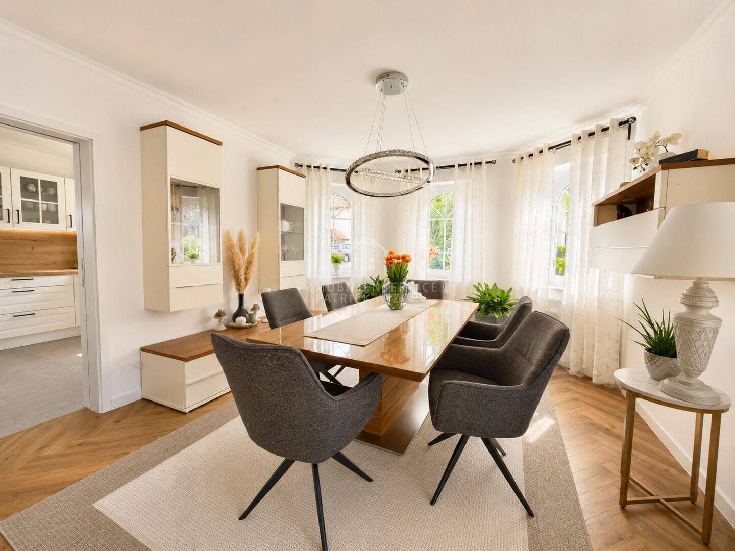 Immobilie in Eichenzell - Umfangreich modernisiertes Zweifamilienhaus mit 3 nutzbaren Einheiten, Terrassen, Balkon und Garage - Bild 4