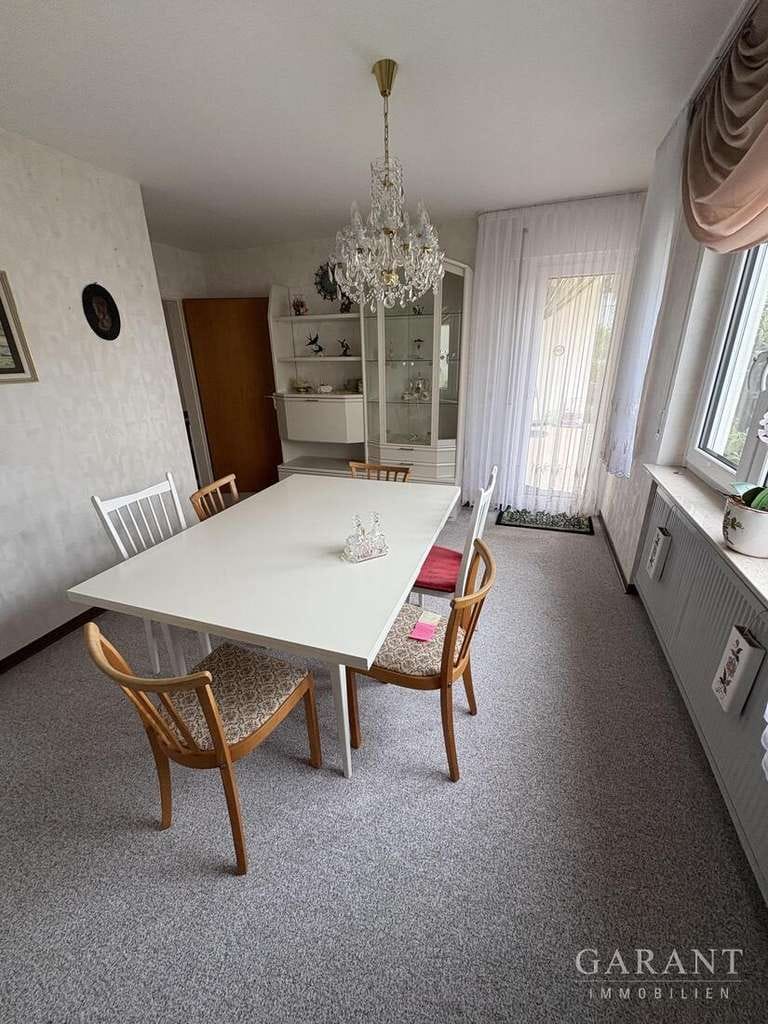 Immobilie in Durlangen - Geplegtes Zweifamilienhaus mit großem Garten - ein Zuhause für Generationen oder als Kapitalanlage! - Bild 5