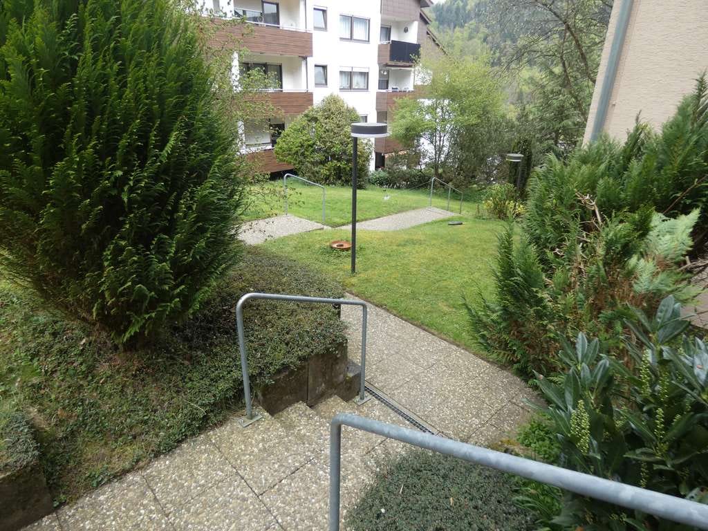 Immobilie in Unterreichenbach - Unterreichenbach - beste Ortsrandlage! Sonnige 2-Zimmer-ETW mit Balkon, Kellerraum und Stellplatz! - Bild 1
