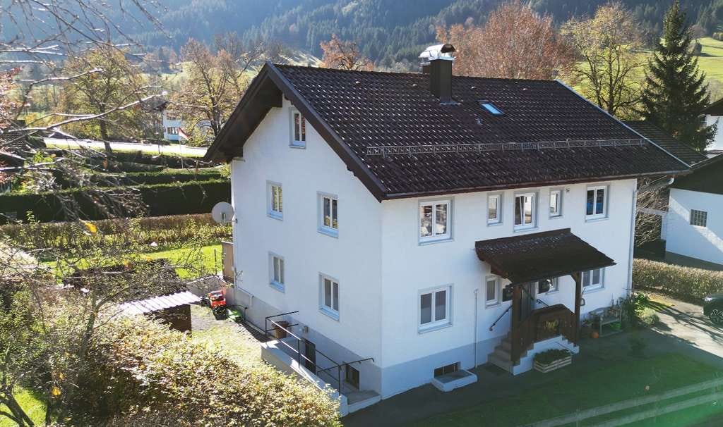 Immobilie in Pfronten - PROVISIONSFREI! Freistehendes, vermietetes Zweifamilienhaus mit PV-Anlage - Bild 0
