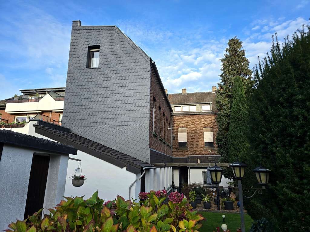 Immobilie in Krefeld - Kapitalanlage: Gepflegtes 7-Parteien-Haus in Krefeld-Inrath - Bild 1