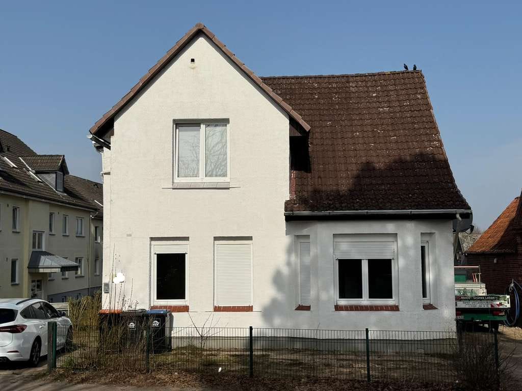 Immobilie in Bad Segeberg - Achtung !!!!!! Zweifamilienhaus, modernisiert mit neuer Heizung - Bild 0