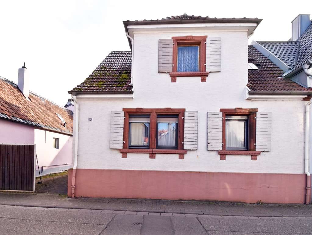 Immobilie in Insheim - EFH mit Potenzial, ausbaubarer Scheune und Garten - Bild 0