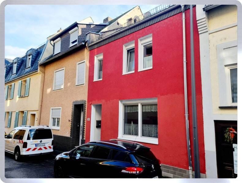 Immobilie in Rüdesheim am Rhein - * Rüdesheim am Rhein: Überwiegend modernisiertes Reihenhaus in ruhiger Wohnlage * - Bild 1