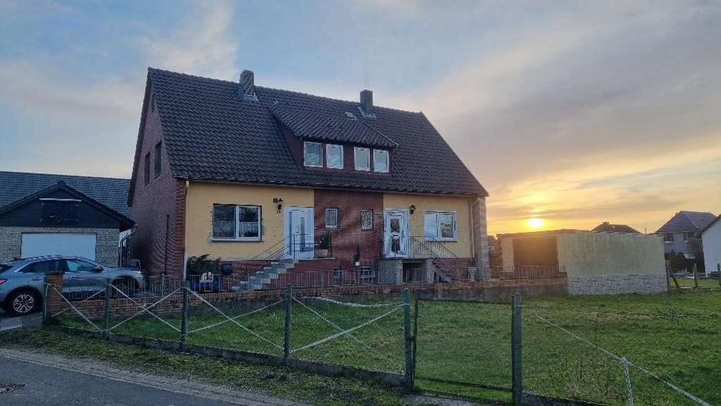 Immobilie in Schellerten - Ruhig gelegene Doppelhaushälfte sucht handwerkliche Hände - Bild 0