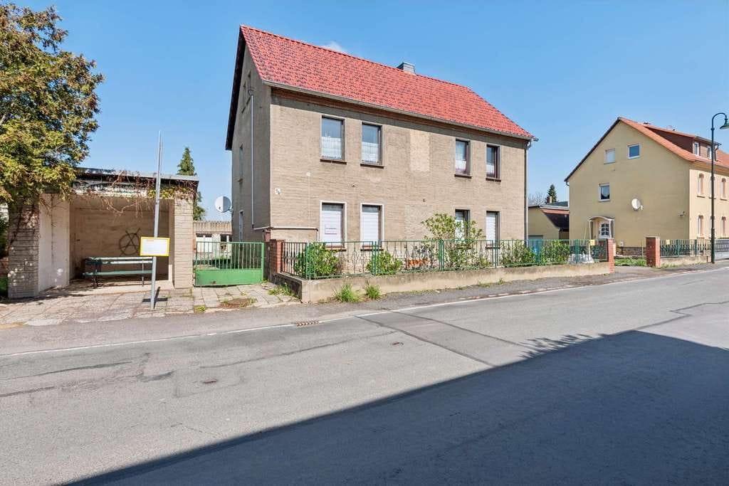 Immobilie in Grimma - Einfamilienhaus mit Ausbau- und Gestaltungspotenzial & großem Grundstück in Grimma/OT: Schmorditz! - Bild 0
