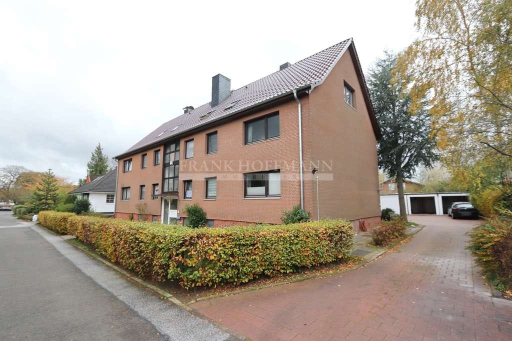 Immobilie in Henstedt-Ulzburg - Ruhige Wohnlage & gepflegter Zustand - Mehrfamilienhaus mit 6 Einheiten in Henstedt-Ulzburg - Bild 2