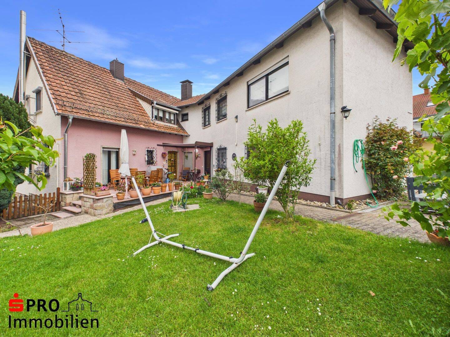 Immobilie in Kirkel - Gepflegtes Zweifamilienhaus mit Terrasse, Garten & Garage - Bild 3
