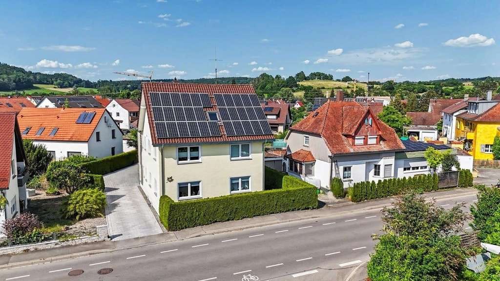 Immobilie in Ummendorf - 1A-Kapitalanlage in Ummendorf – 3 Wohneinheiten, PV-Einnahmen und Doppelgarage - Bild 1