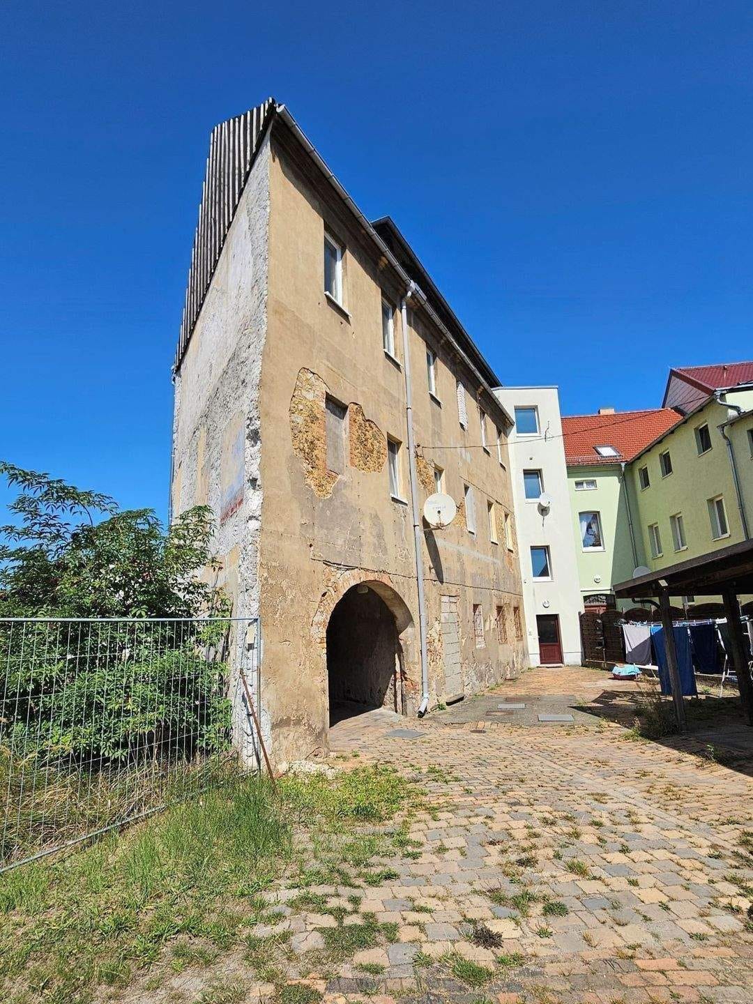 Immobilie in Elsterwerda - 1A-City-Lage! Mehrfamilienhaus mit Renovierungsstau - Bild 2
