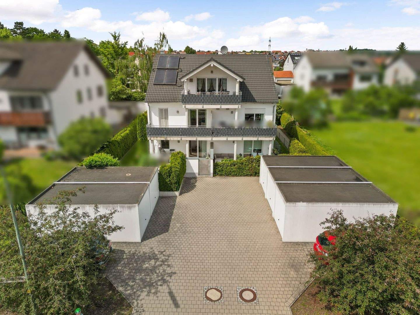 Immobilie in Lenting - 3-Zimmer-Dachgeschosswohnung (gesamte Etage) mit Garage, Stellplatz und Einbauküche in Lenting! - Bild 1