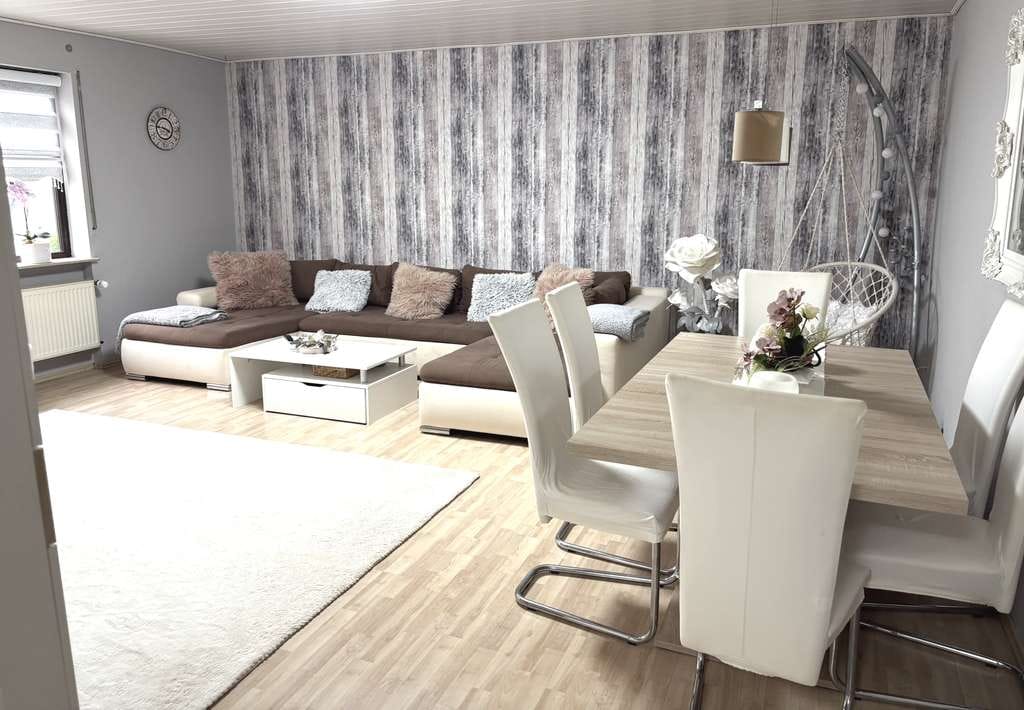 Immobilie in Kirchheimbolanden - Helle, gepflegte 2-Zimmer-Souterrainwohnung mit Garten und Terrasse in ruhiger Lage - Bild 1