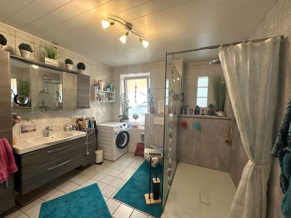 Immobilie in Gensingen - Zwei Wohneinheiten, große Terrasse & Garagen– gepflegtes Mehrfamilienhaus - Bild 1