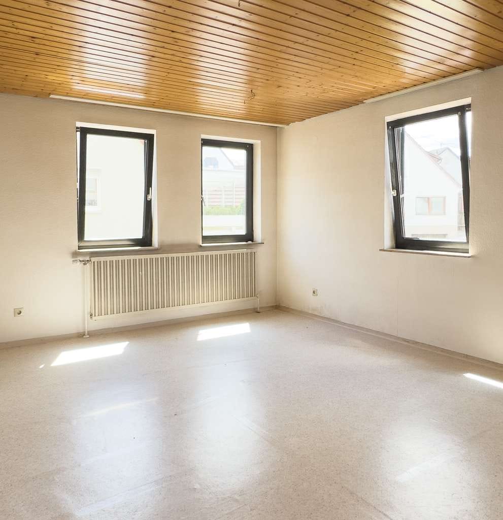 Immobilie in Weinstadt - Weinstadt - Schnait, erst die Renovierung und dann die Freude! 3 Familienhaus + große Garage. - Bild 4