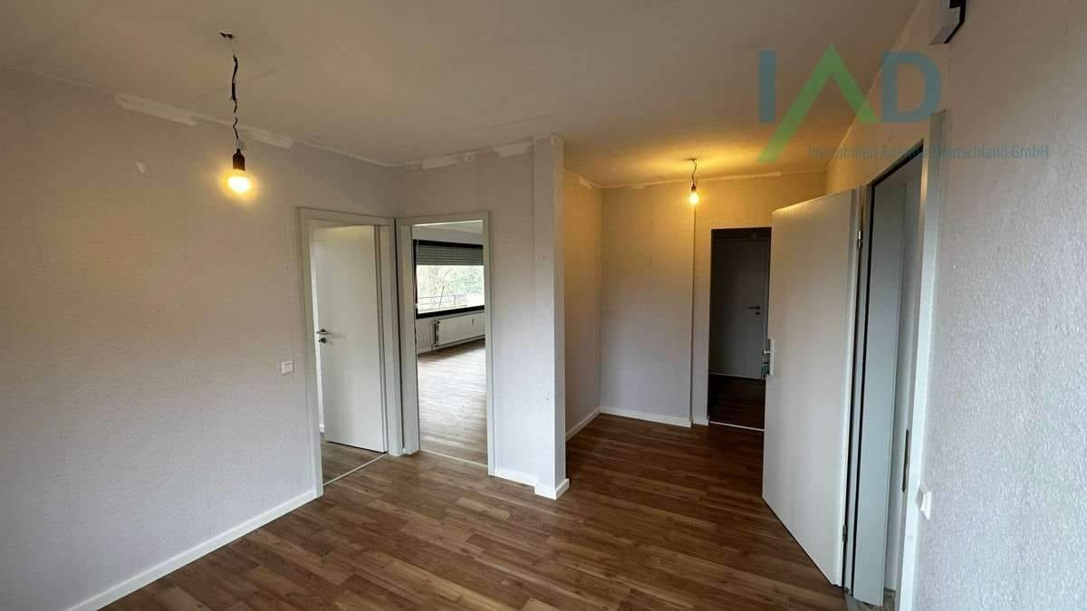 Immobilie in Niederneisen - Entdecken Sie zwei stilvolle Einfamilienhäuser auf einem großzügigen Gemeinschaftsgrundstück - Ihr Traumhaus! - Bild 4
