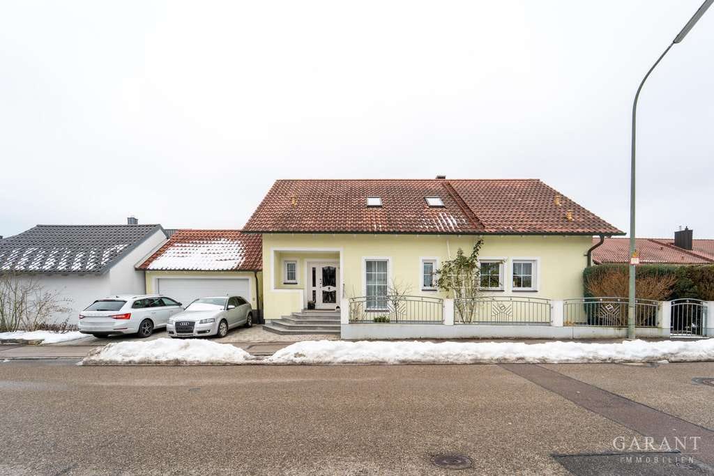 Immobilie in Stammham - Großzügiges Einfamilienhaus in ruhiger Ortsrandlage von Stammham  - Bild 0