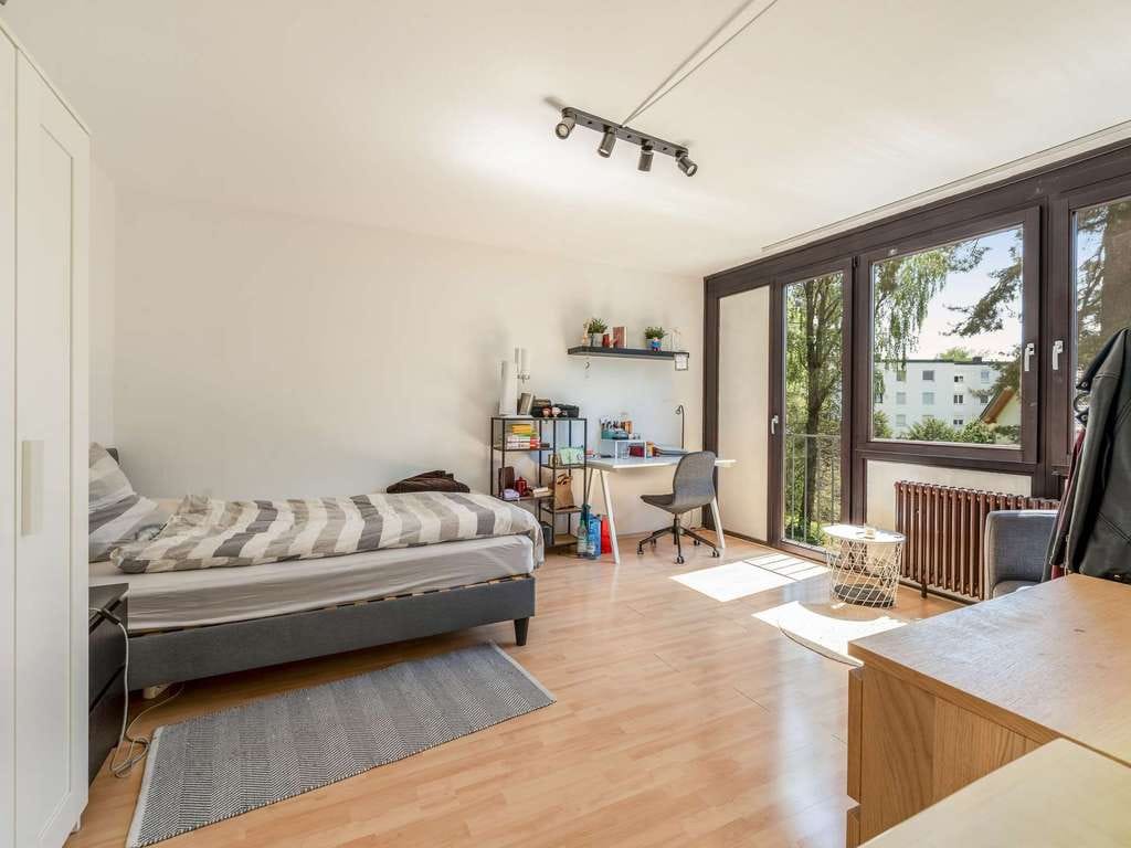 Immobilie in Neubiberg - Großzügiges Wohnen in Neubiberg: 3 Schlafzimmer, großer Wohn-Ess-Bereich & Südwestbalkon - Bild 2