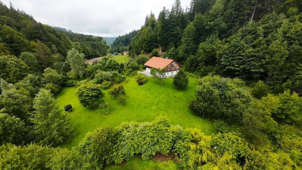 Immobilie in Buchenberg - Exklusives Landanwesen im Eschachthal - privater Rückzugsort in einzigartiger Lage - Bild 0