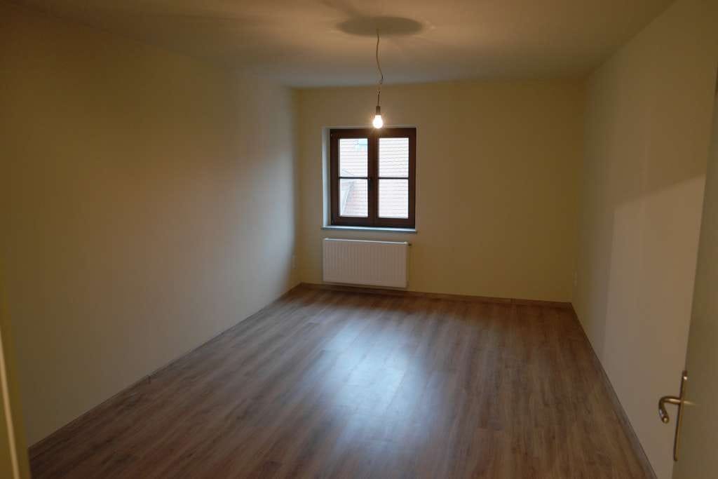 Immobilie in Löbau - Wunderbar saniertes Mehrfamilienhaus in traumhafter Altstadtlage von Löbau - perfektes Investment! - Bild 2