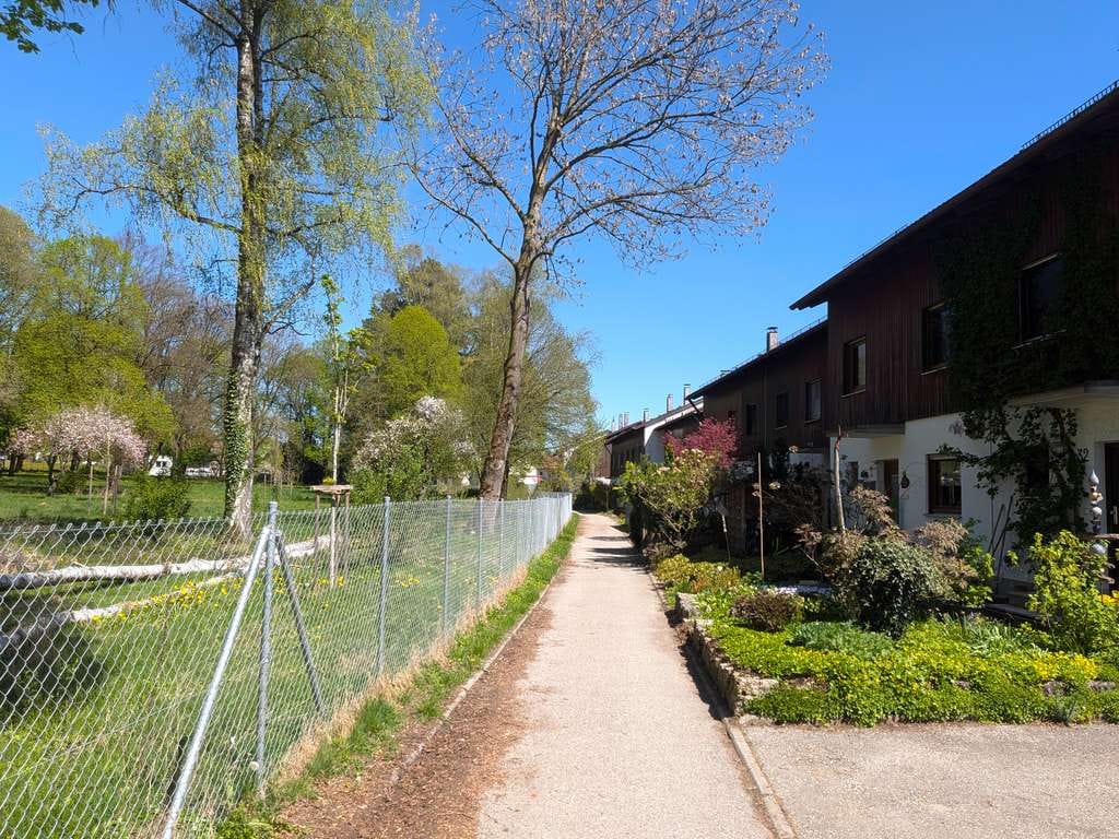 Immobilie in Schonstett - Reihenmittelhaus mit Garten, Terrasse, Garage und viel Platz für die Familie in ruhiger Lage - Bild 0