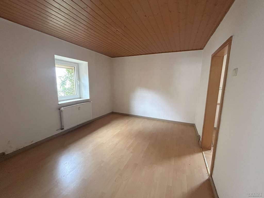 Immobilie in Thaleischweiler-Fröschen - Zweifamilienhaus auf großem Grundstück – Viel Potenzial für Ihre individuellen Ideen - Bild 4
