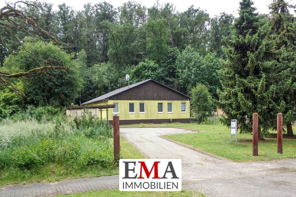 Immobilie in Kamern - Voll vermietetes Vier-Parteien-Haus in idyllischer Lage - Bild 0