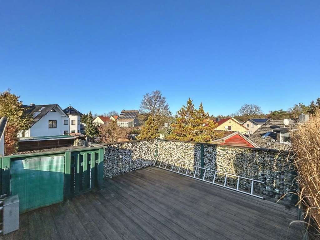 Immobilie in Kloster Lehnin - Doppelhaushälfte mit 4 Zimmern, sonniger Dachterrasse und großer Werkstatt in Lehnin - Bild 2