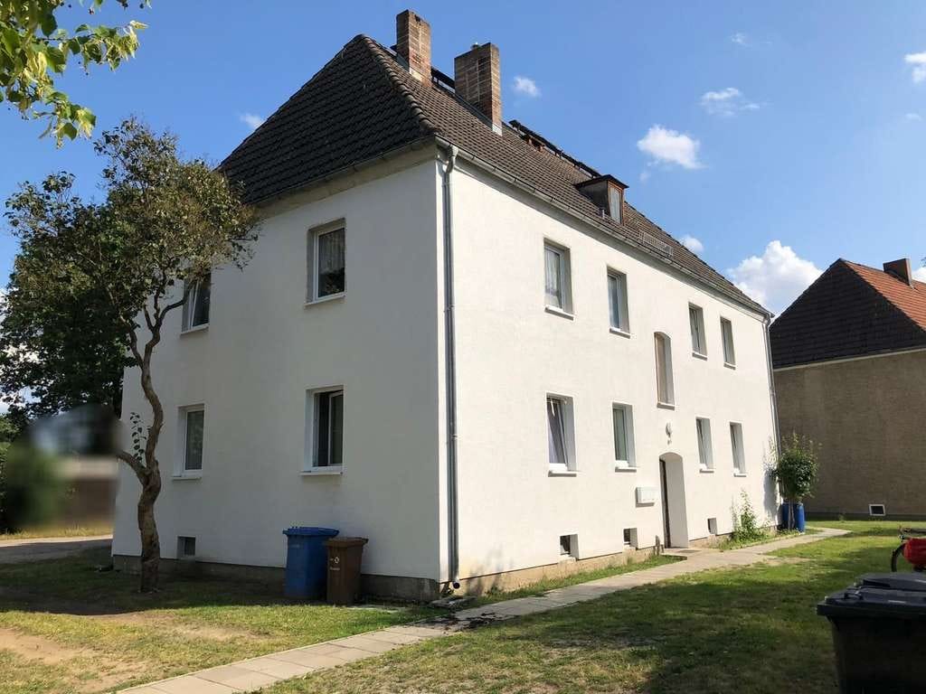 Immobilie in Werneuchen - Solide Kapitalanlage mit Potenzial: Voll vermietetes 4-Parteienhaus mit Ausbaureserve im Dach - Bild 0
