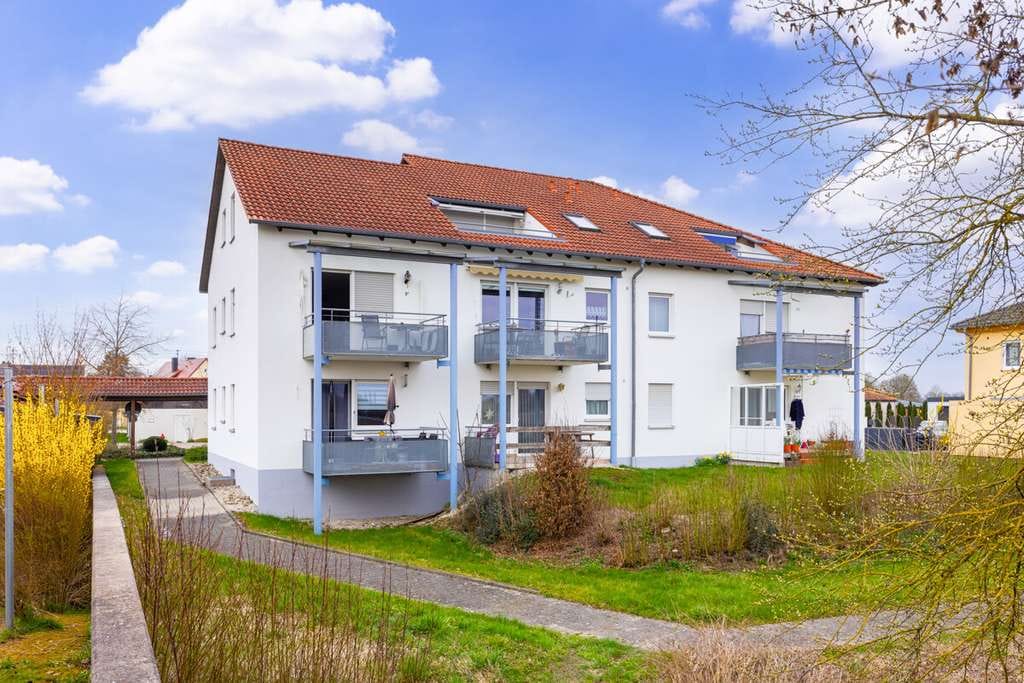 Immobilie in Donauwörth - Barrierefreie & helle 2-Zimmer-Wohnung mit Westbalkon, Feldblick und Aufzug in Donauwörth-Nordheim - Bild 1