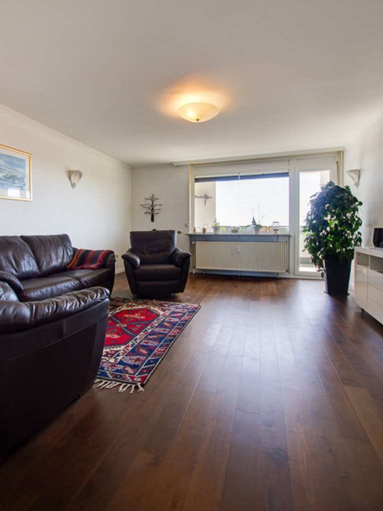 Immobilie in Schwentinental - Großzügige 4-Zimmer-Wohnung mit sonnigem Balkon und 2 Stellplätzen - Bild 3