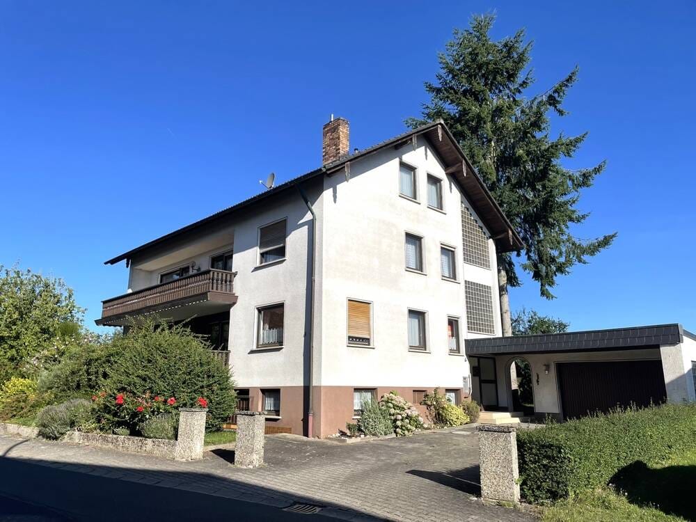 Immobilie in Schlüsselfeld - Geräumiges Ein- bis Mehrfamilienhaus mit großem Grundstück! - Bild 0