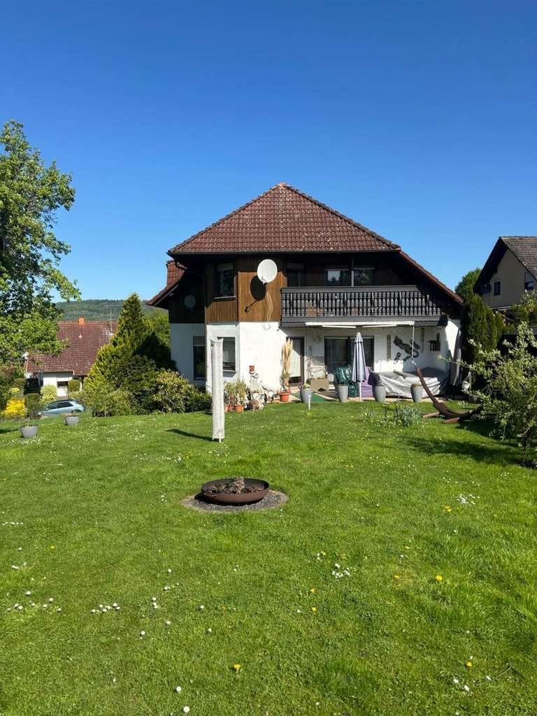 Immobilie in Steinau an der Straße - ***Nach WEG geteiltes 2FH auf eingewachsenem XL-Grundstück in herrlicher Lage** - Bild 0