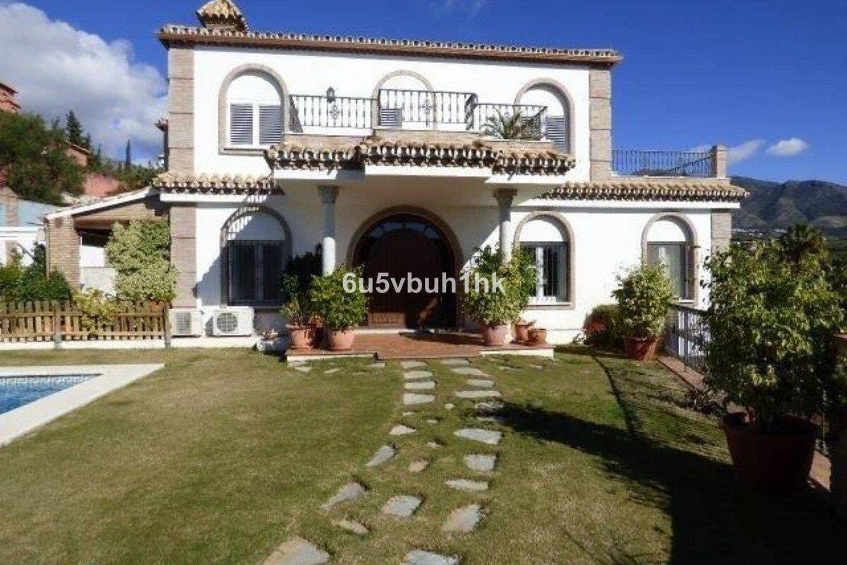 Immobilie in Wietzendorf - Charmante dreistöckige Villa im andalusischen Stil, südlich ausgerichtet - Bild 2
