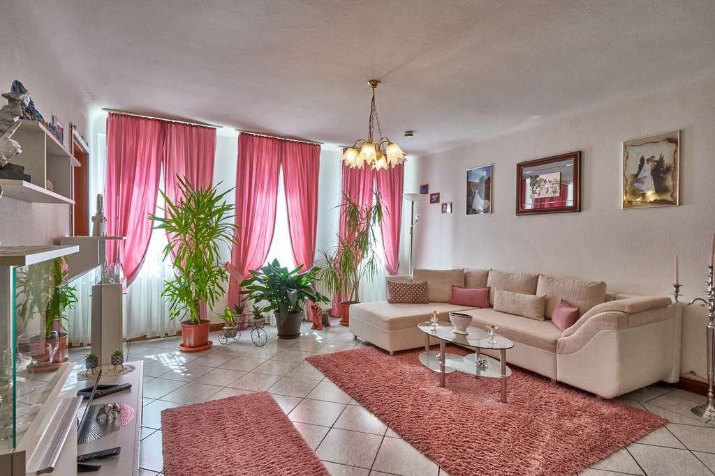 Immobilie in Hechingen - Freundliche Altbauwohnung in zentraler Lage – eine schöne Investitionsmöglichkeit - Bild 4