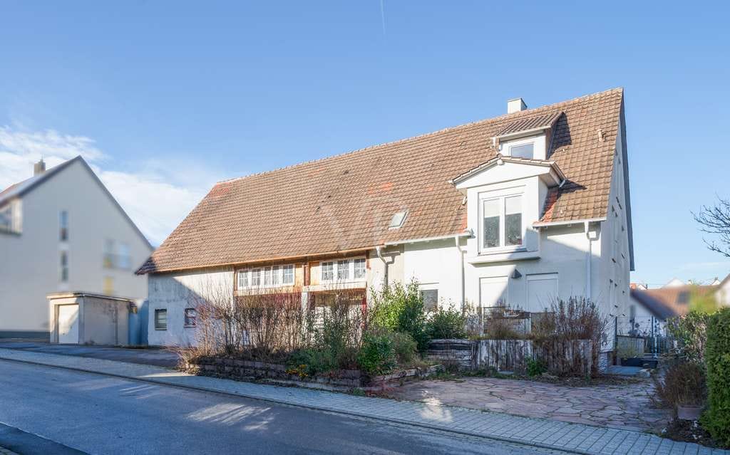 Immobilie in Deckenpfronn - Heimwerker aufgepasst - Vielfältige Nutzung in 3 Wohneinheiten im Reihenhausflair mit Ausbaupotenzia - Bild 1