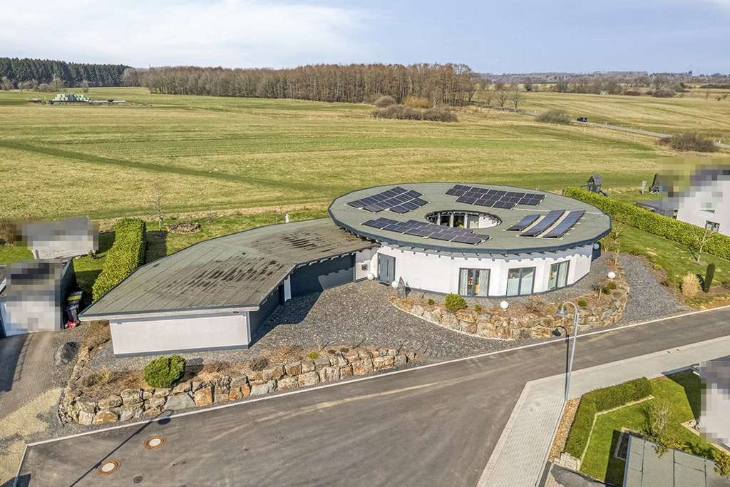Immobilie in Neunkhausen - von RTI: Architektur mit Haltung – Wohnen und Arbeiten in vollendeter Balance - Bild 1