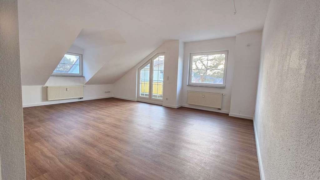 Immobilie in Stahnsdorf - Ruhige, helle 2-Zimmer Wohnung mit Balkon & Stellplatz - Bild 0