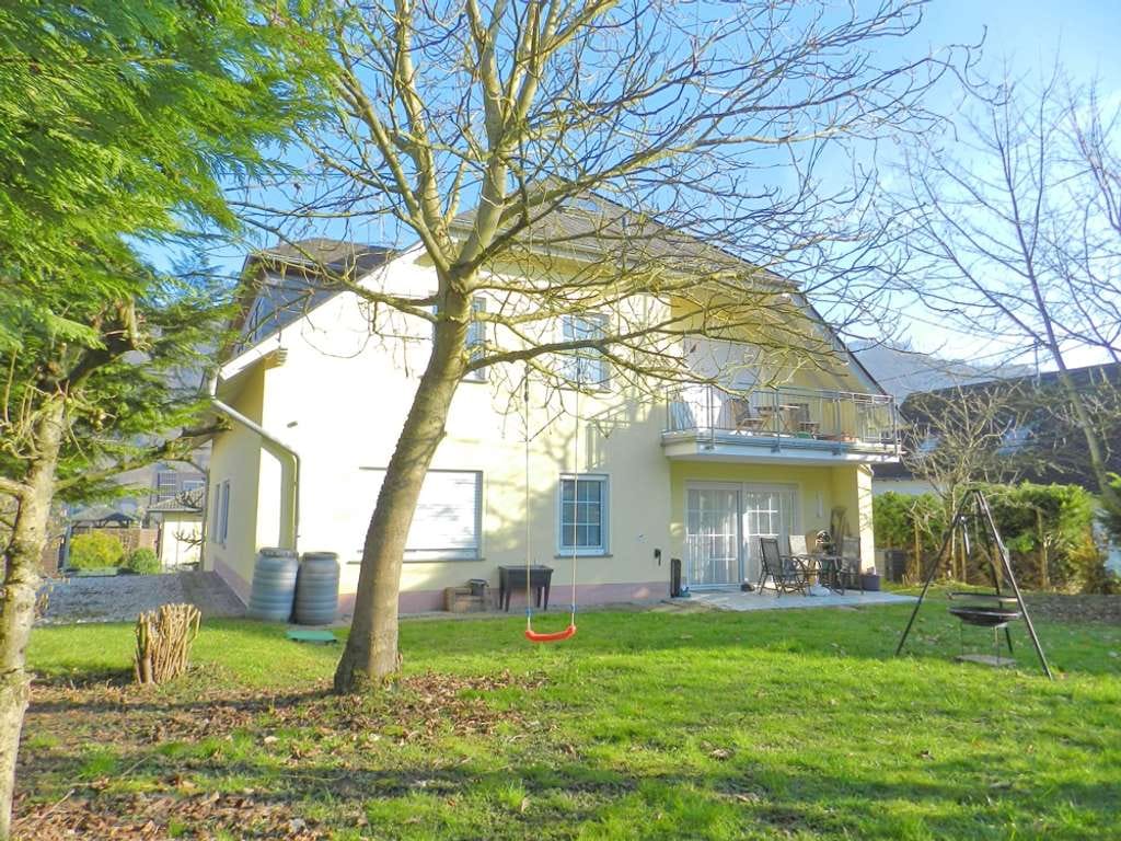 Immobilie in Traben-Trarbach - Traben-Trarbach: Solides Zweifamilienhaus mit Garage in sonniger, hochwasserfreier Ortsrandlage! - Bild 0